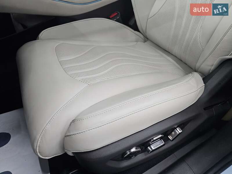 Позашляховик / Кросовер Denza N7 2023 в Дніпрі