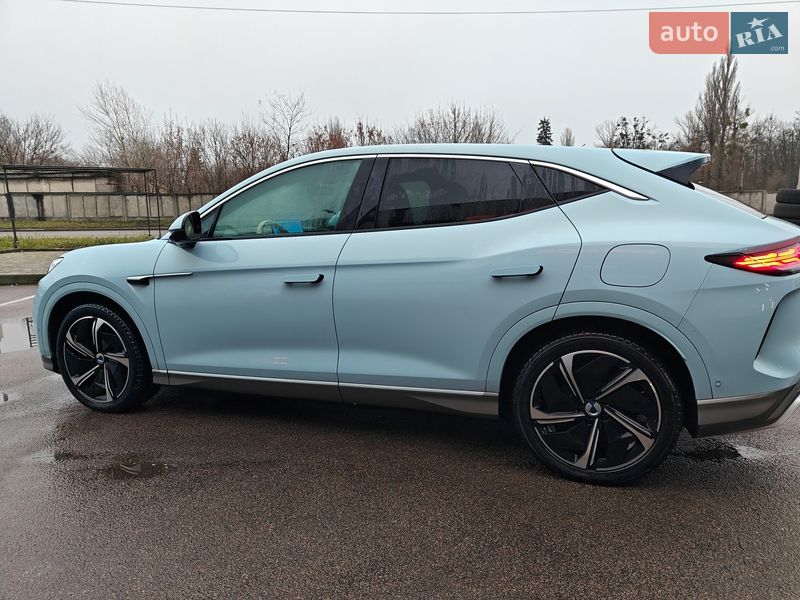 Фастбэк Denza N7 2023 в Киеве