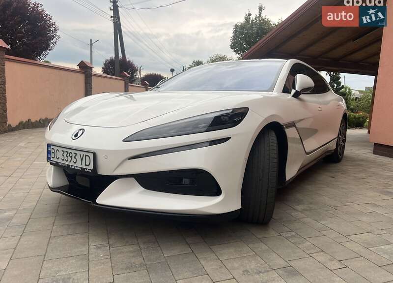Ліфтбек Denza Z9 GT 2024 в Львові