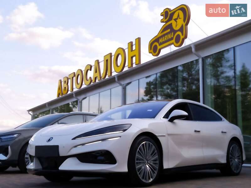 Седан Denza Z9 2025 в 