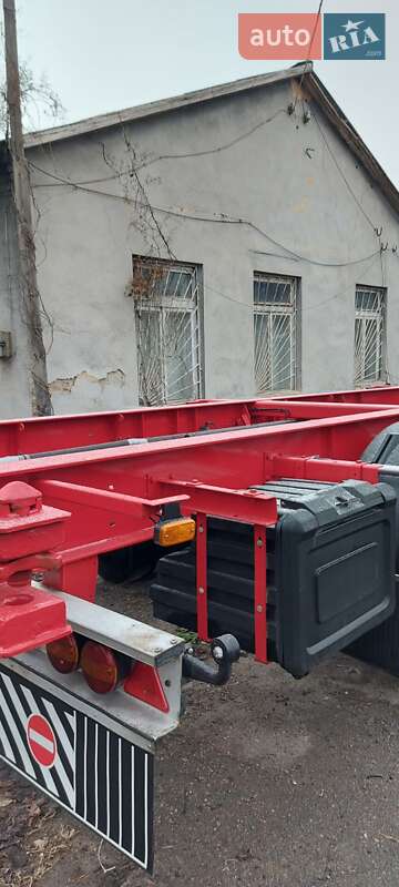 Контейнеровоз полуприцеп Desot OPL 2002 в Одессе