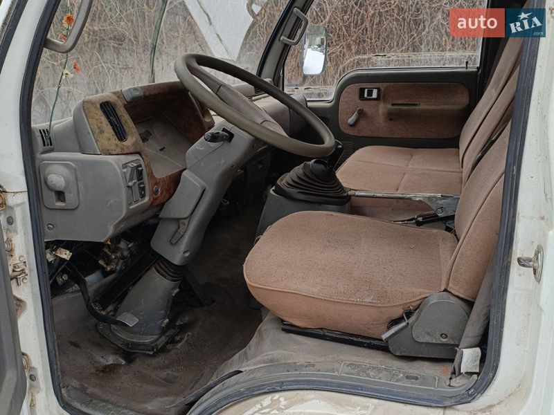 Борт DFAC 1045 2007 в Києві
