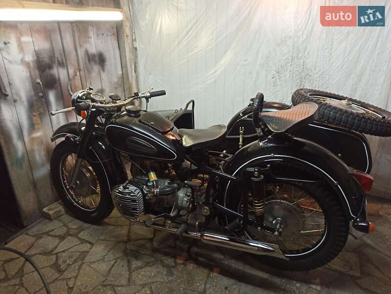 Мотоцикл Классік Днепр (КМЗ) Днепр-12 1981 в Баранівці