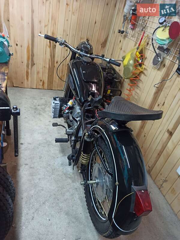 Мотоцикл Классік Днепр (КМЗ) Днепр-12 1981 в Баранівці