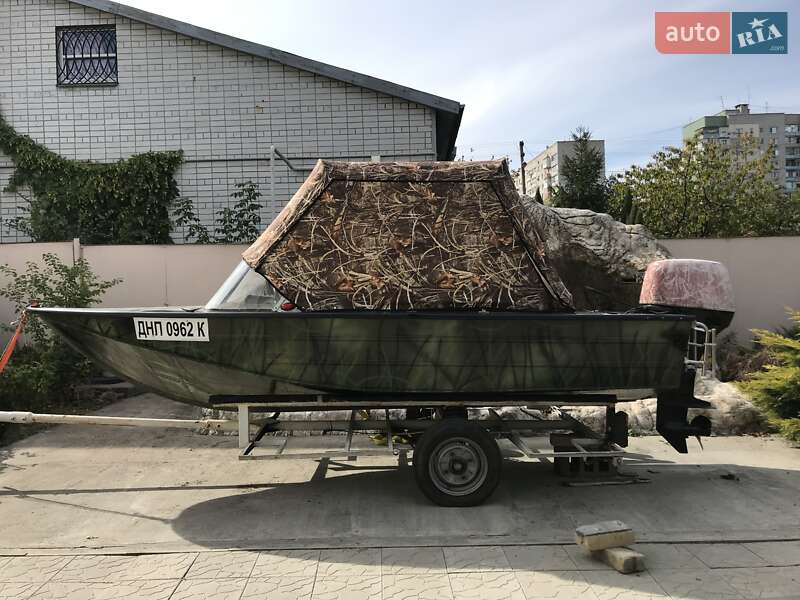 Катер Днепр 1 1980 в Дніпрі