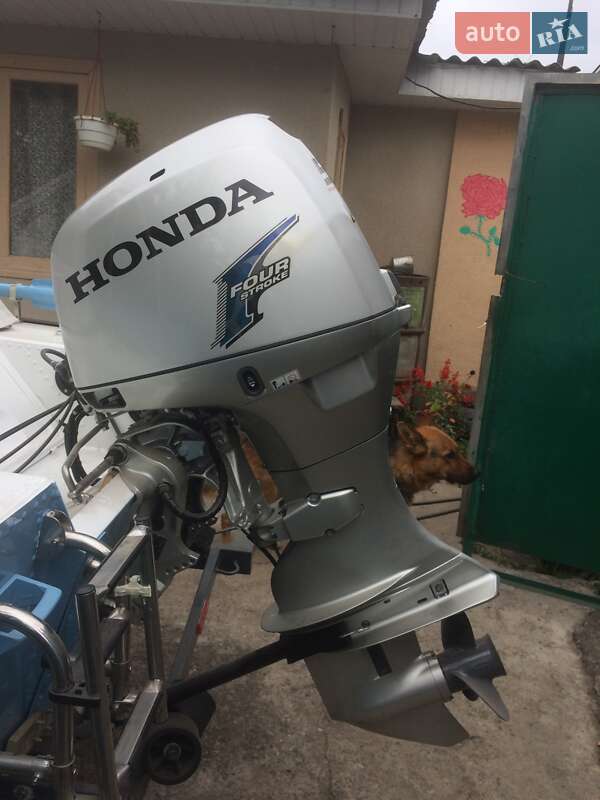 Катер Днепр 1 1980 в Конотопе