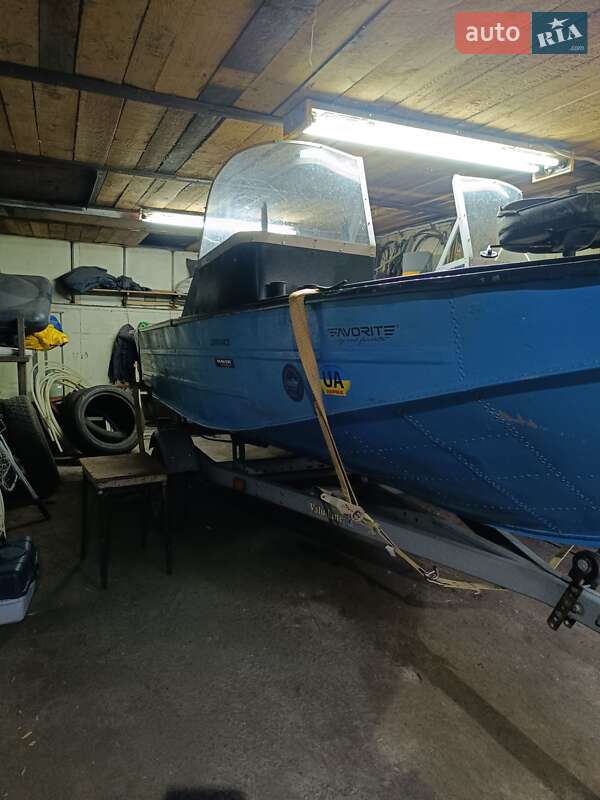 Катер Днепр 1 1986 в Полтаві фото 3 Катер Днепр 1 1986 в Полтаві