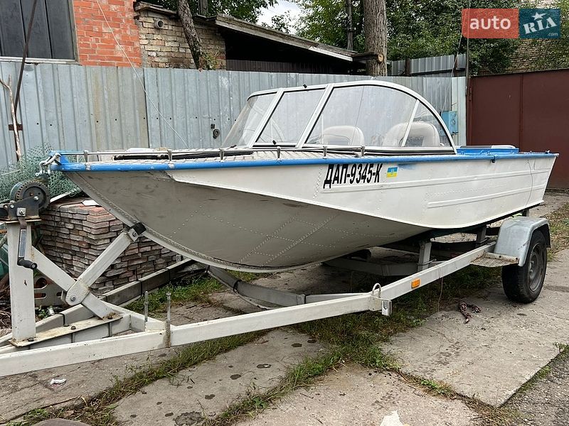 Човен Днепр 1 1991 в Бучі