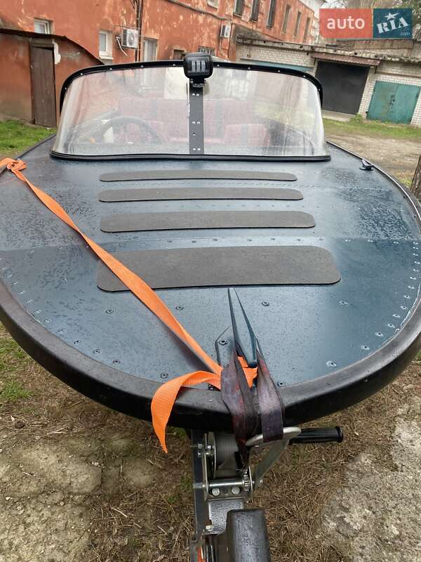 Моторная яхта Днепр 2 2020 в Днепре