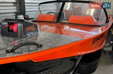 Лодка Днепр 2 2025 в Киеве