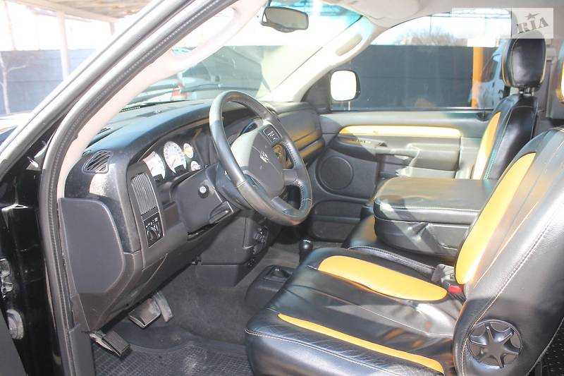 Пикап Dodge 2005 в Олешках