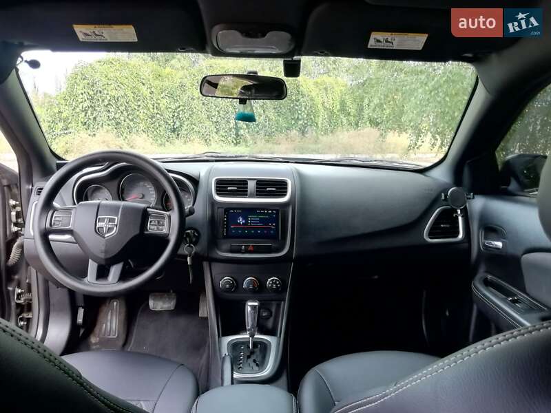 Седан Dodge Avenger 2012 в Днепре