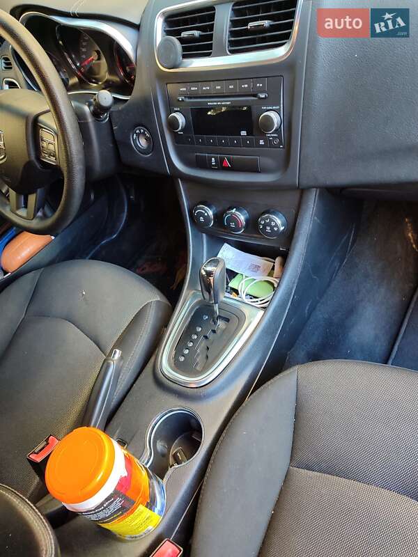 Седан Dodge Avenger 2013 в Івано-Франківську