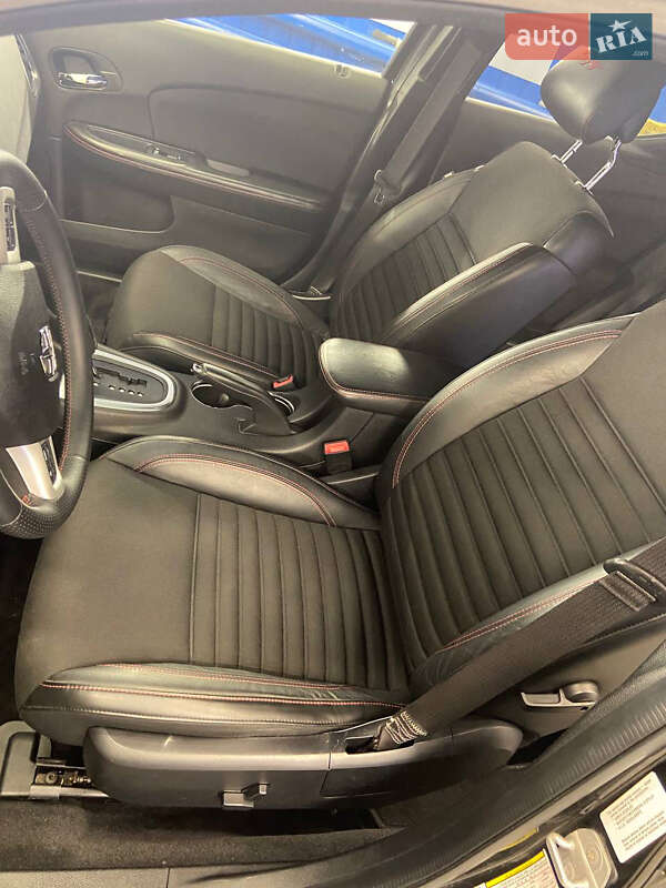 Седан Dodge Avenger 2013 в Києві