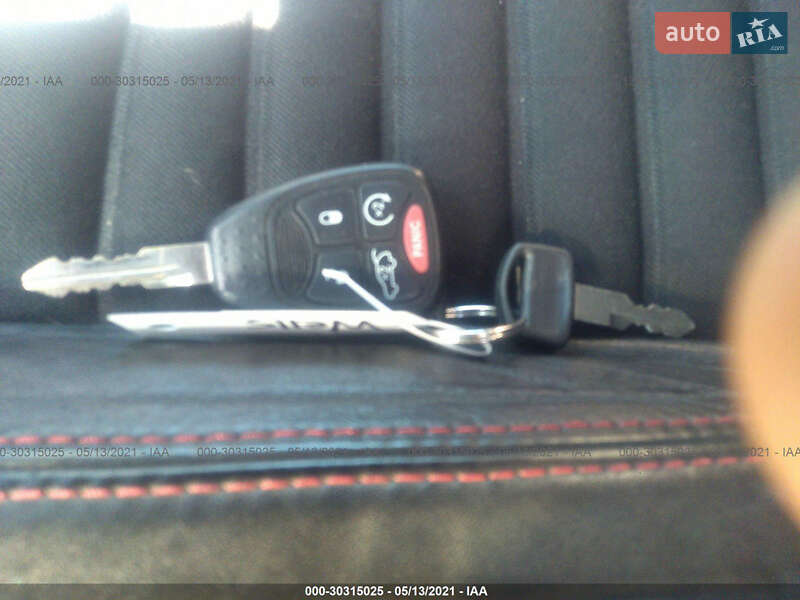 Седан Dodge Avenger 2013 в Києві