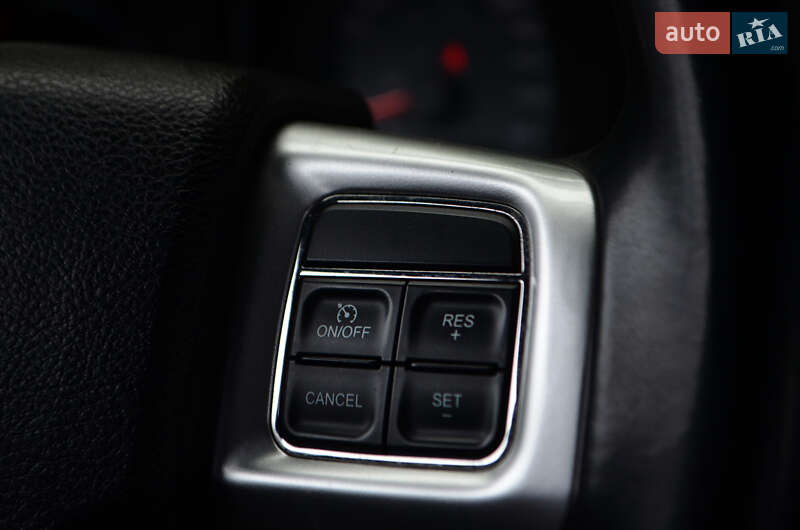 Седан Dodge Avenger 2012 в Киеве