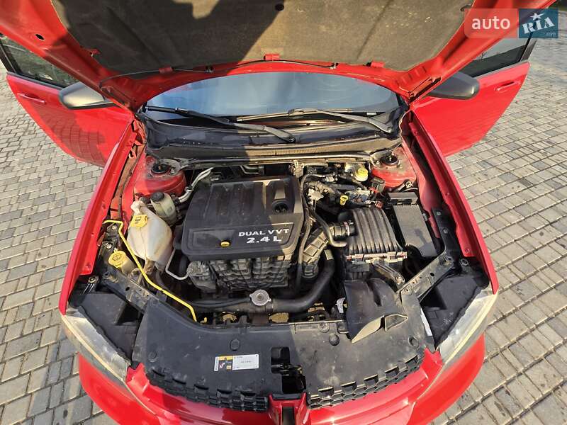 Седан Dodge Avenger 2013 в Кропивницком