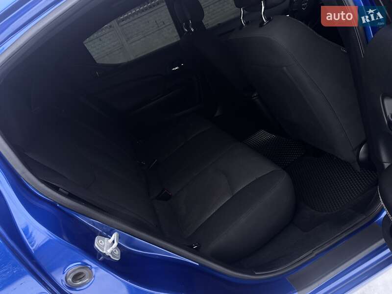 Седан Dodge Avenger 2014 в Кривом Роге