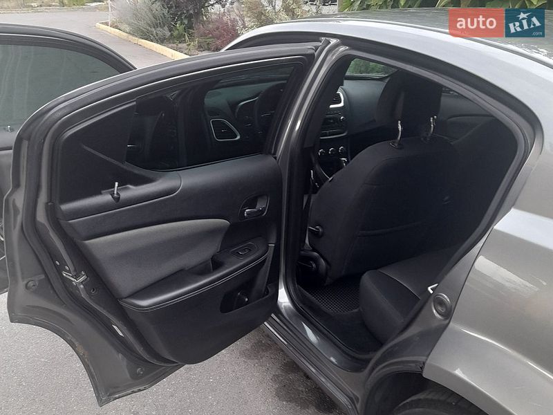 Седан Dodge Avenger 2012 в Дніпрі фото 13 Седан Dodge Avenger 2012 в Дніпрі