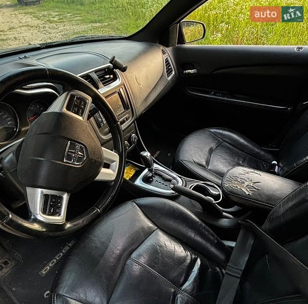 Седан Dodge Avenger 2012 в Обухові