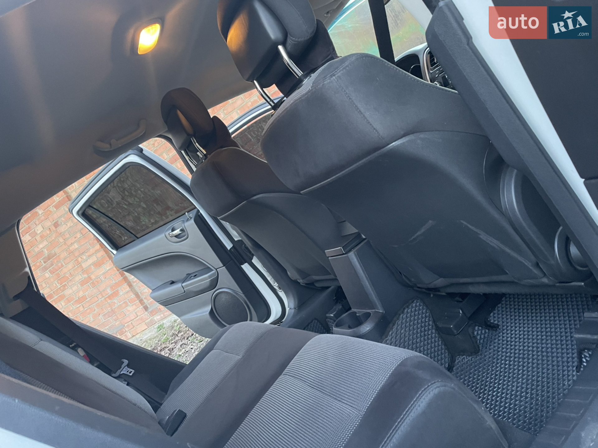 2011 Dodge Caliber - мініатюра 28