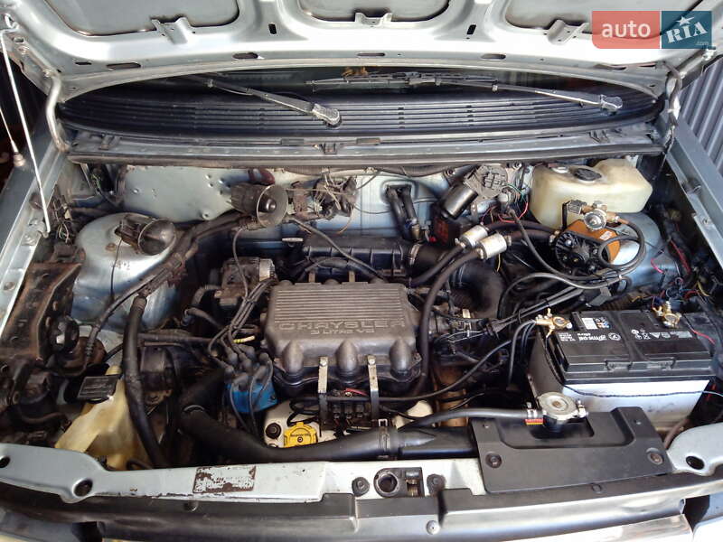 Минивэн Dodge Caravan 1992 в Кременчуге
