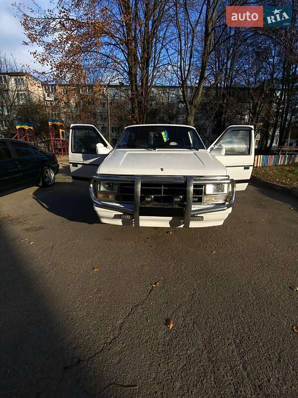 Мінівен Dodge Caravan 1990 в Житомирі фото 8 Мінівен Dodge Caravan 1990 в Житомирі