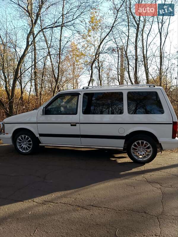 Мінівен Dodge Caravan 1990 в Житомирі фото 3 Мінівен Dodge Caravan 1990 в Житомирі