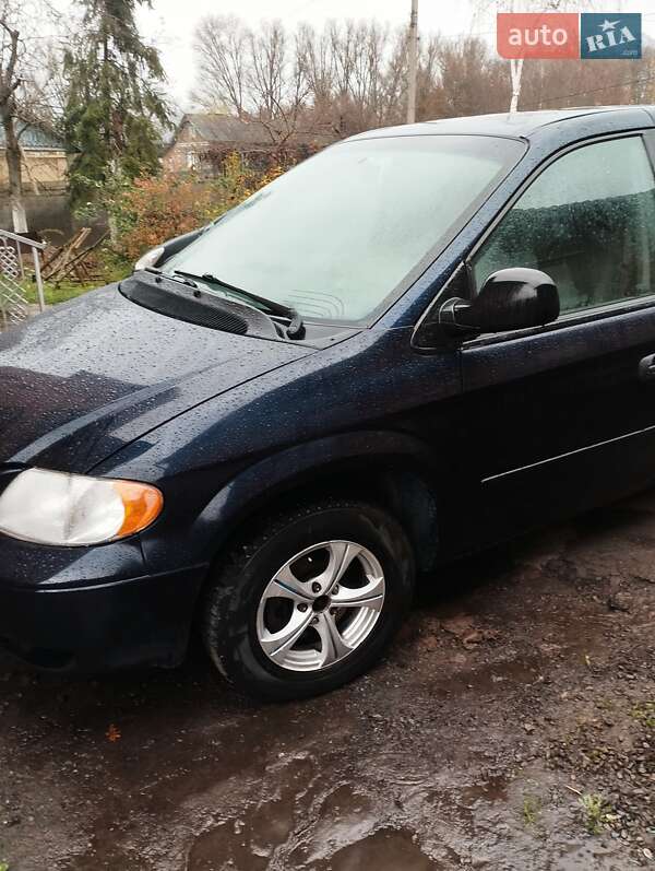 Минивэн Dodge Caravan 2005 в Кицмани