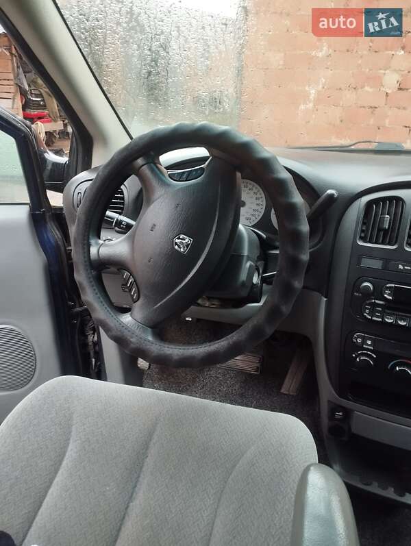 Минивэн Dodge Caravan 2005 в Кицмани