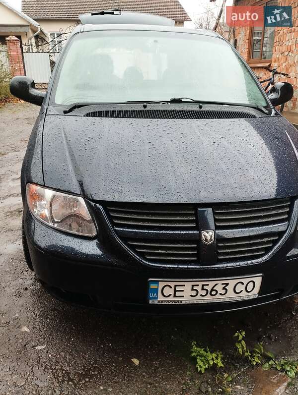 Минивэн Dodge Caravan 2005 в Кицмани