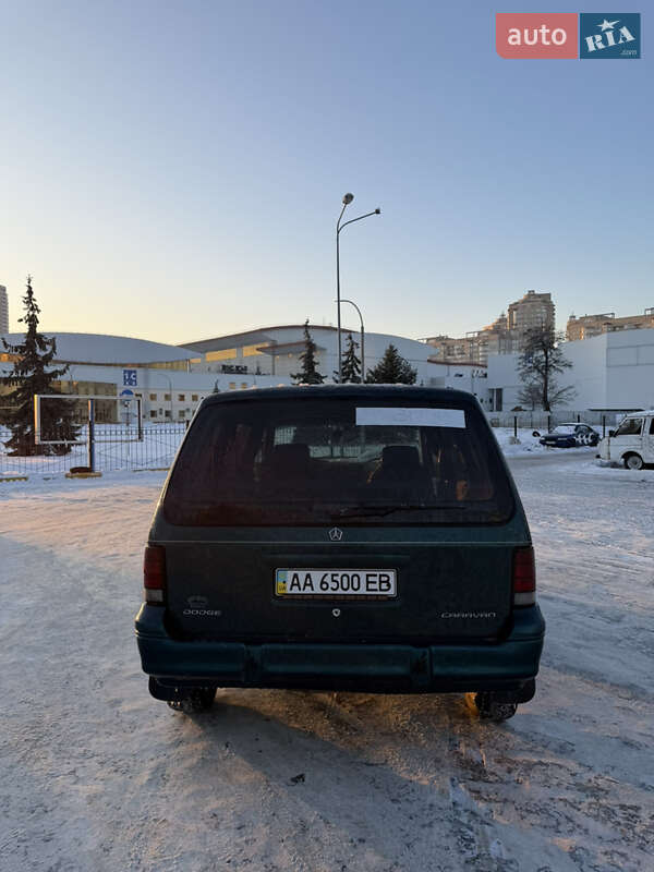 Минивэн Dodge Caravan 1995 в Киеве