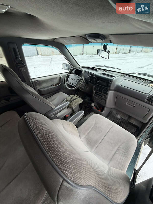 Минивэн Dodge Caravan 1995 в Киеве