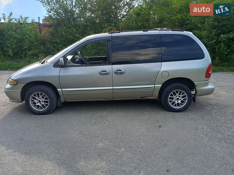 Мінівен Dodge Caravan 1996 в Дрогобичі