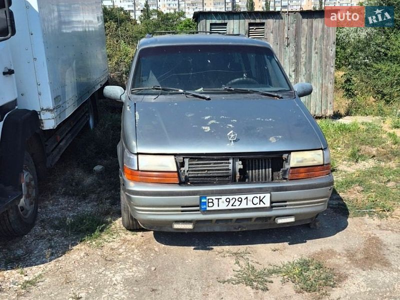 Минивэн Dodge Caravan 1992 в Николаеве