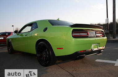 Купе Dodge Challenger 2017 в 