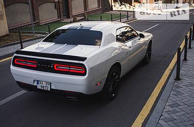 Купе Dodge Challenger 2015 в Киеве