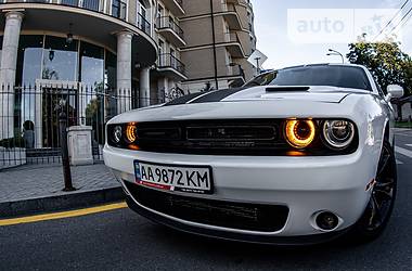 Купе Dodge Challenger 2015 в Киеве