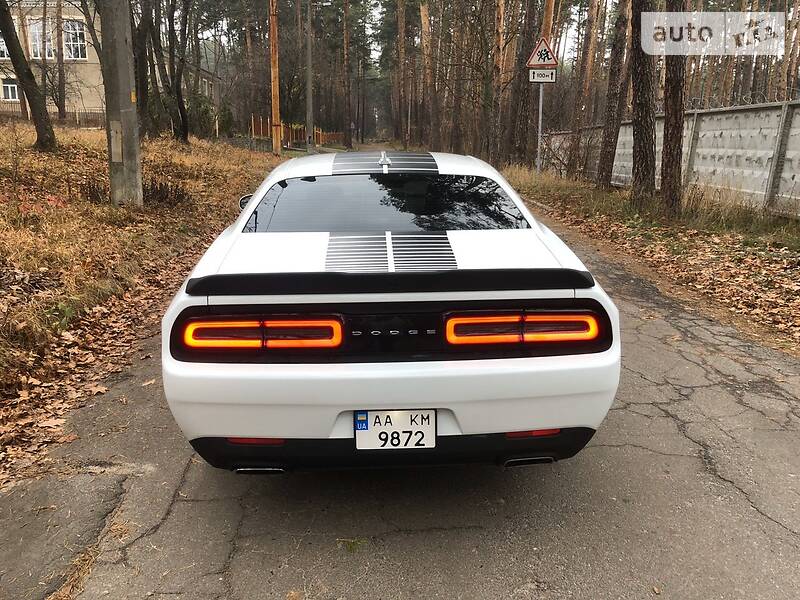 Купе Dodge Challenger 2015 в Киеве