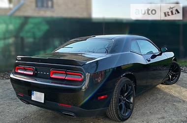 Купе Dodge Challenger 2018 в 