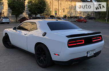 Купе Dodge Challenger 2015 в Львове