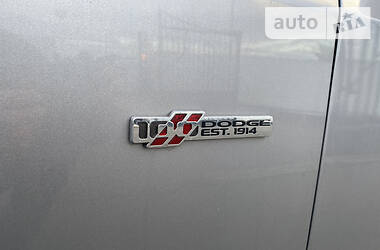 Седан Dodge Challenger 2014 в Луцке