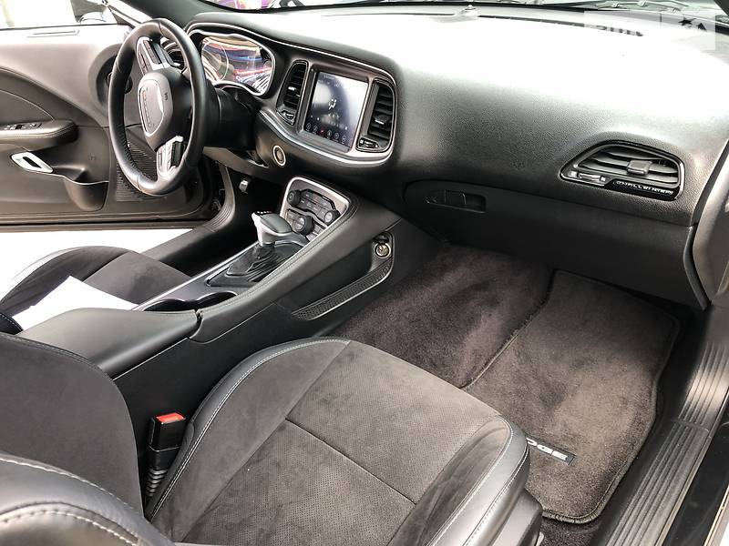 Купе Dodge Challenger 2017 в Києві
