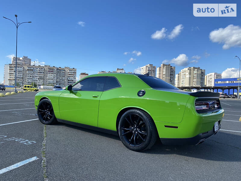 Купе Dodge Challenger 2017 в Киеве