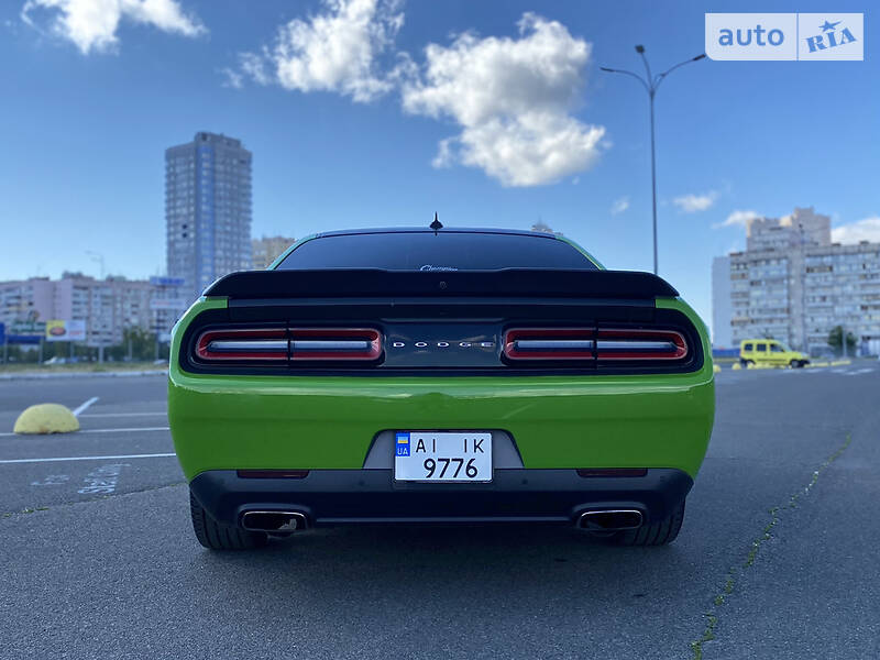 Купе Dodge Challenger 2017 в Киеве