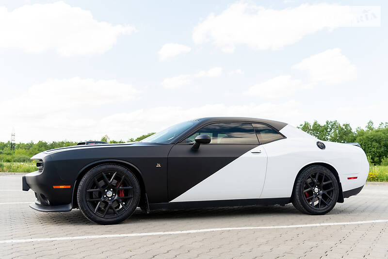 Купе Dodge Challenger 2016 в Ивано-Франковске