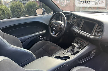 Купе Dodge Challenger 2020 в 