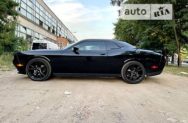 Купе Dodge Challenger 2015 в 