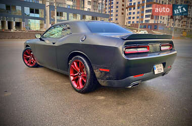Купе Dodge Challenger 2018 в 