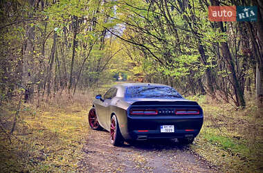 Купе Dodge Challenger 2018 в 